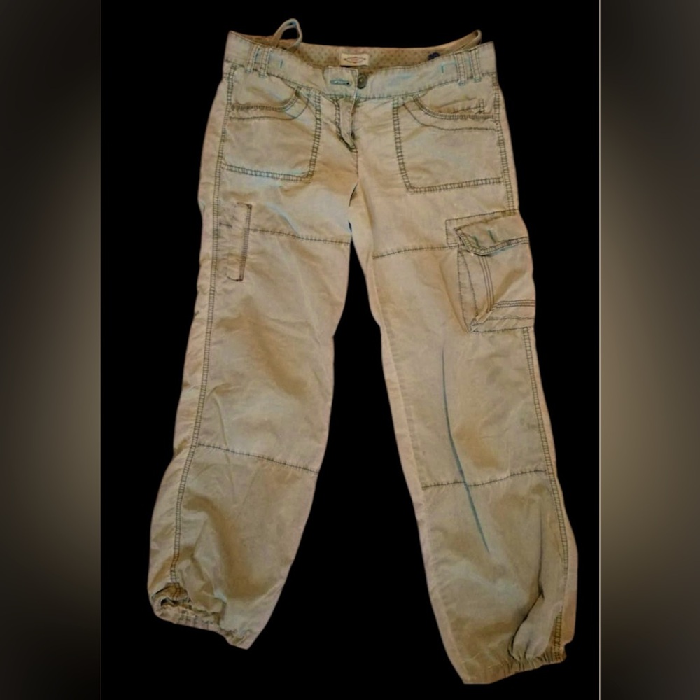 Cargo pants. Size US 4. Low waist